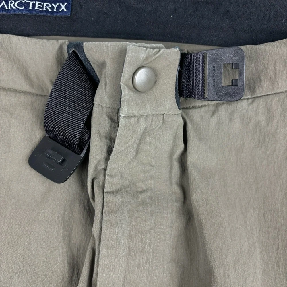 Arc'teryx Gamma Lightweight 9” Shorts 38 Green‎ Hiking Climbing Outdoor